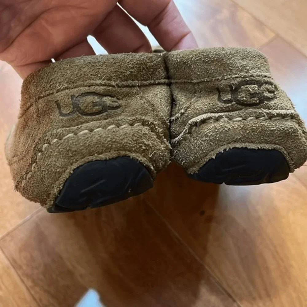 UGG Ascot Skipper size‎ 8